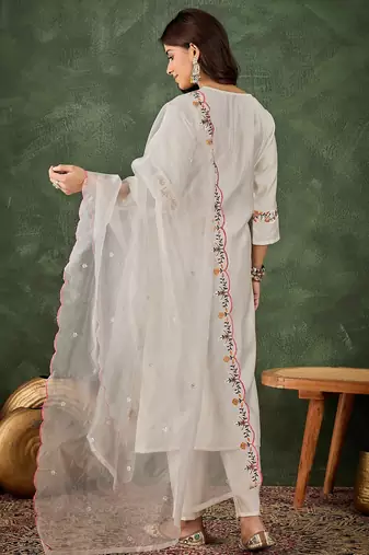 White women kurta pant dupatta set