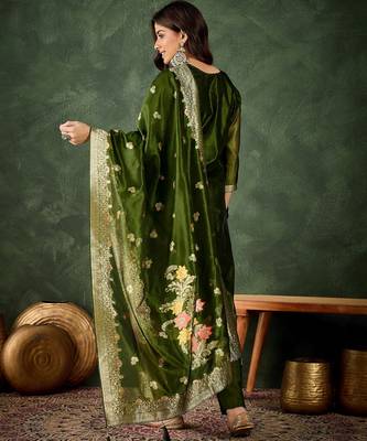 Green women kurta pant dupatta set 2