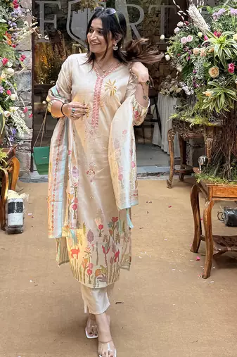 Beige women kurta pant dupatta set