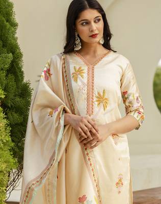 Beige women kurta pant dupatta set 3