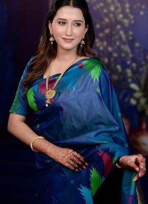 rama blue color temple woven work soft art silk blend saree 2