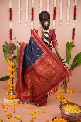 navy color narayani woven border zari work soft silk blend saree 3