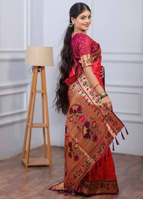 pink color weaving paithani gold copper zari weaving meenakari  border saree 3