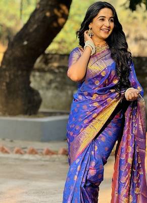 blue color zari woven banarasi art silk blend saree 3