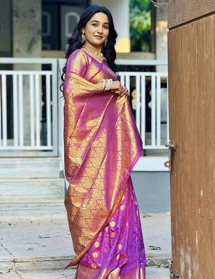 wine color zari woven banarasi art silk blend saree 5