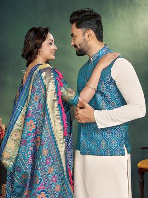 Sky blue jacquard silk kurta payjama koti & saree couple set 2