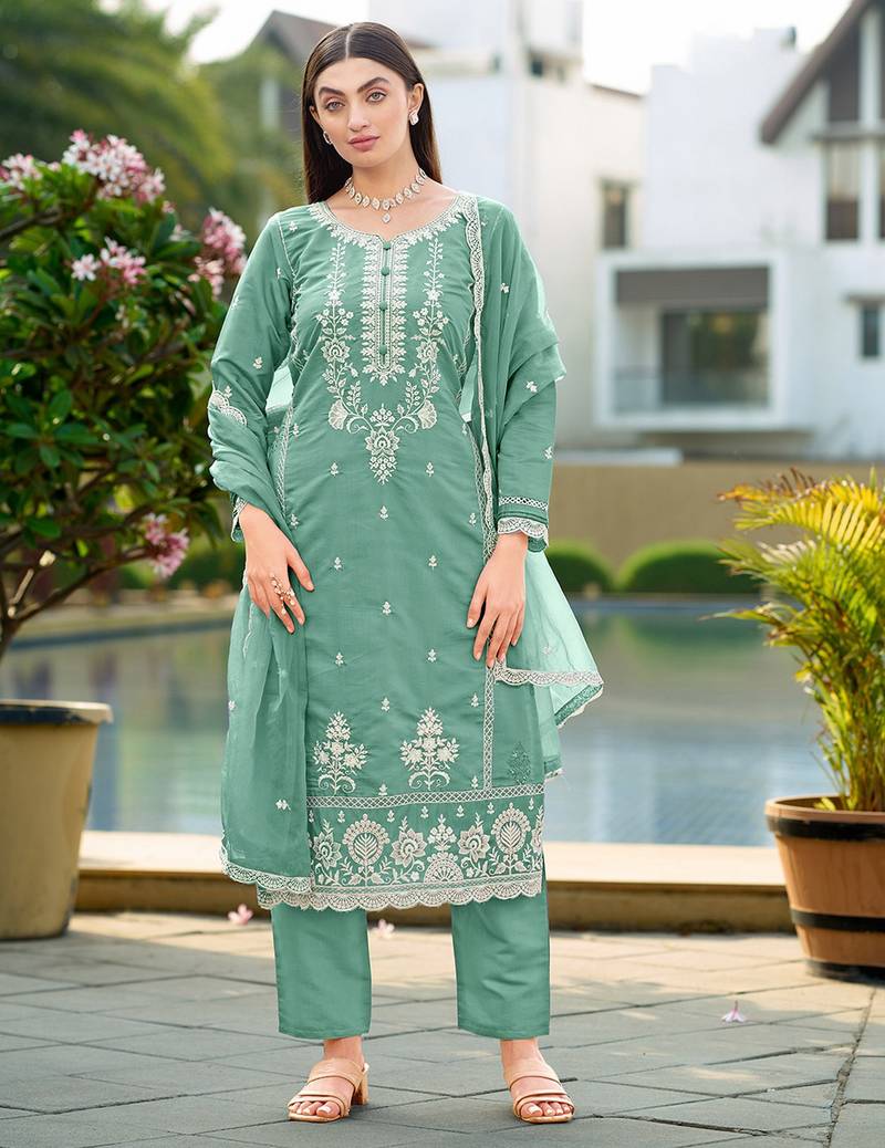 Green color smart and desirable blended fabric salwar kameez