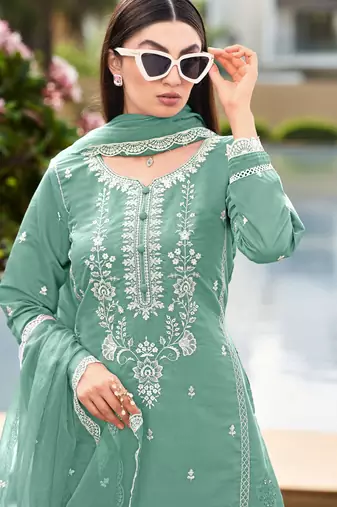 Green color smart and desirable blended fabric salwar kameez
