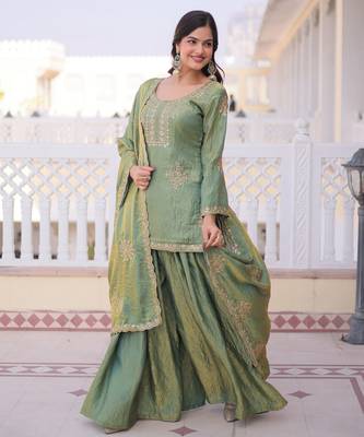 Pista color fendy crush heavy embroidered ceremonial suit 4