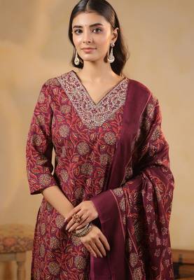 Maroon color cotton stylish and trendy kurta set for girls 3