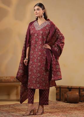 Maroon color cotton stylish and trendy kurta set for girls 4