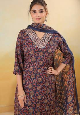 Blue color cotton stylish and trendy kurta set for girls 3
