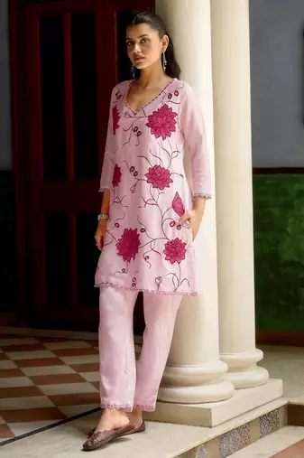 Pink color beautiful chinon embroidered kurta set