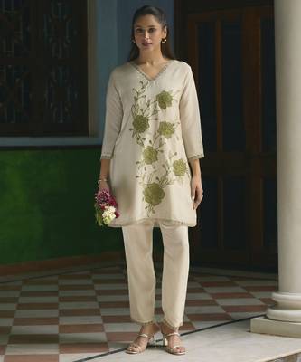 Pista color beautiful chinon embroidered kurta set 1