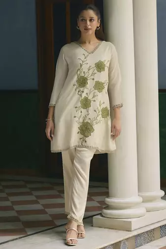 Pista color beautiful chinon embroidered kurta set