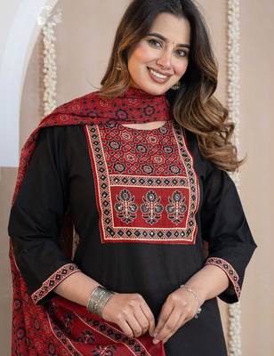 Cotton cambric printed straight  kurti-pant-dupatta  set 4