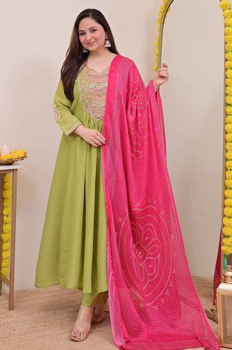 Green chinon  fabric beautiful graceful ceremonial kurta set