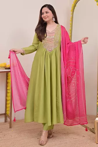 Green chinon beautiful graceful ceremonial kurta set