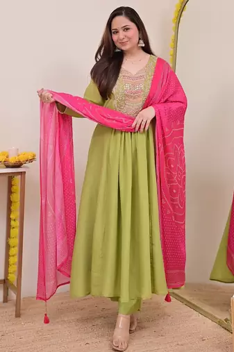 Green chinon beautiful graceful ceremonial kurta set