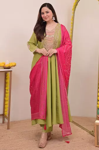 Green chinon beautiful graceful ceremonial kurta set