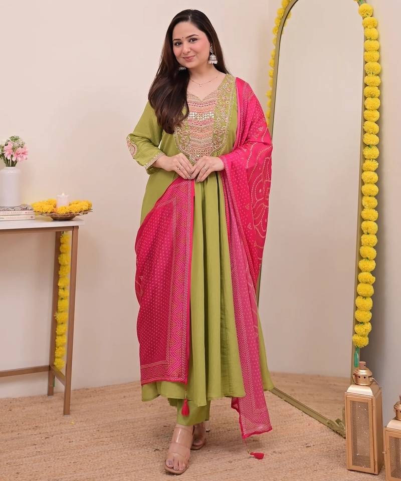 Green chinon  fabric beautiful graceful ceremonial kurta set