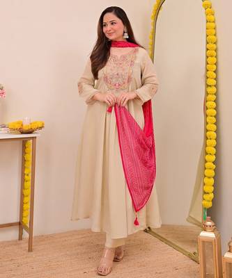 Cream chinon beautiful graceful ceremonial kurta set 4