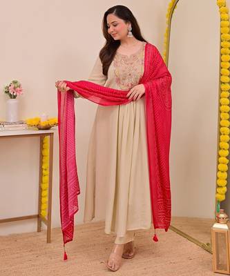 Cream chinon beautiful graceful ceremonial kurta set 5