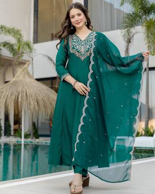 Rama chinon beautiful graceful ceremonial kurta set 1