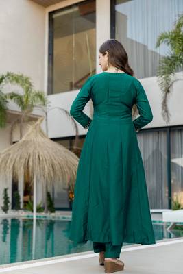 Rama chinon beautiful graceful ceremonial kurta set 2
