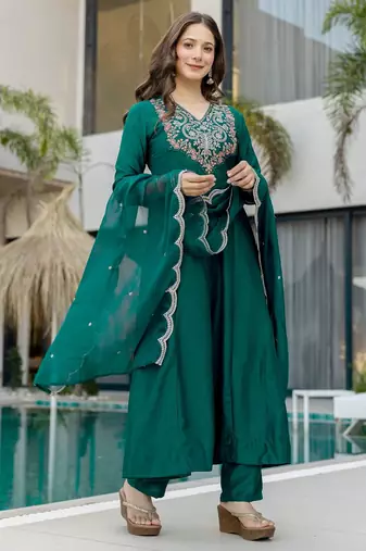 Rama chinon beautiful graceful ceremonial kurta set