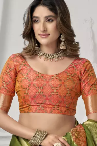 Mehendi soft silk blend saree with elegant fancy pom-pom pallu