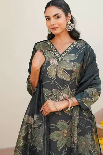 Women Green Rayon Blend Floral Printed Straight Kurta Trouser With Dupatta