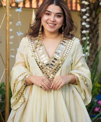 Cream color beautiful readymade dress on chinon for graceful looks 3