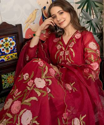 Maroon color beautiful readymade dress on muslin for graceful looks 3