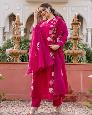 Pink color beautiful partywear kurta set with dupatta for stylish looks 4