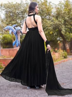 elegant georgette sleeveless gown with crepe inner 2