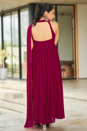 elegant georgette sleeveless gown with crepe inner