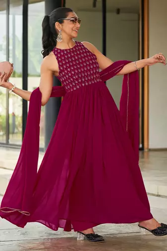 elegant georgette sleeveless gown with crepe inner