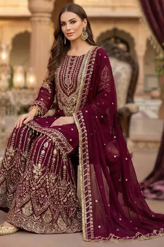 elegant georgette sleeveless gown with crepe inner