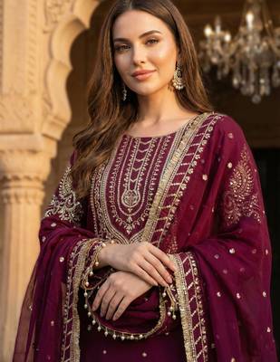 elegant georgette sleeveless gown with crepe inner 3