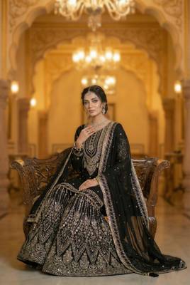elegant georgette sleeveless gown with crepe inner 2