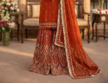 elegant georgette sleeveless gown with crepe inner 2
