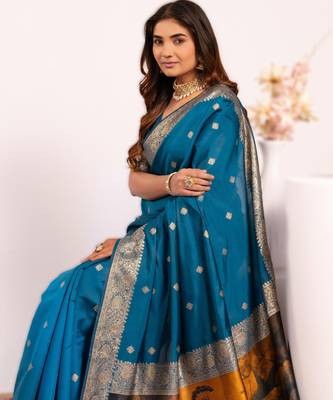 Sky blue extraordinary banarasi silk blend saree with resham peacock pallu 3