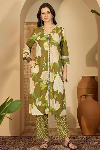 Stylish v-neck printed kurta set