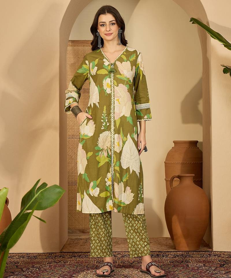 Stylish v-neck printed kurta set