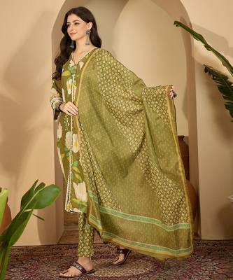 Stylish v-neck printed kurta set 4