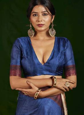 navy blue gathan silk blend digital printed partywear saree 4