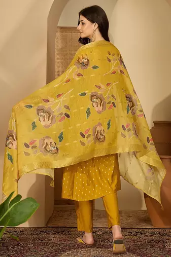 Embroidery kurta set