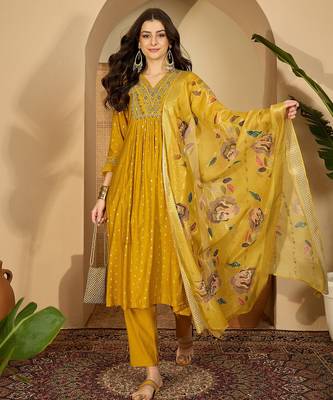 Embroidery kurta set 4