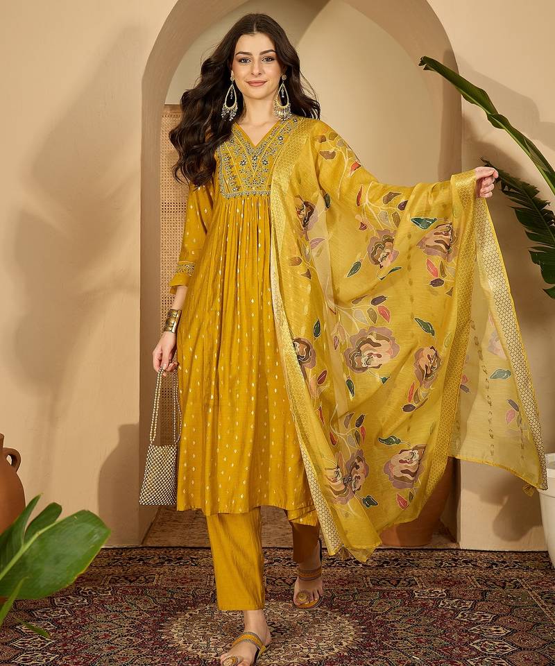 Embroidery kurta set